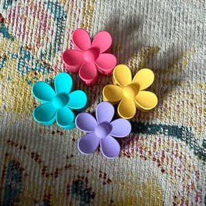 Flower hair claws